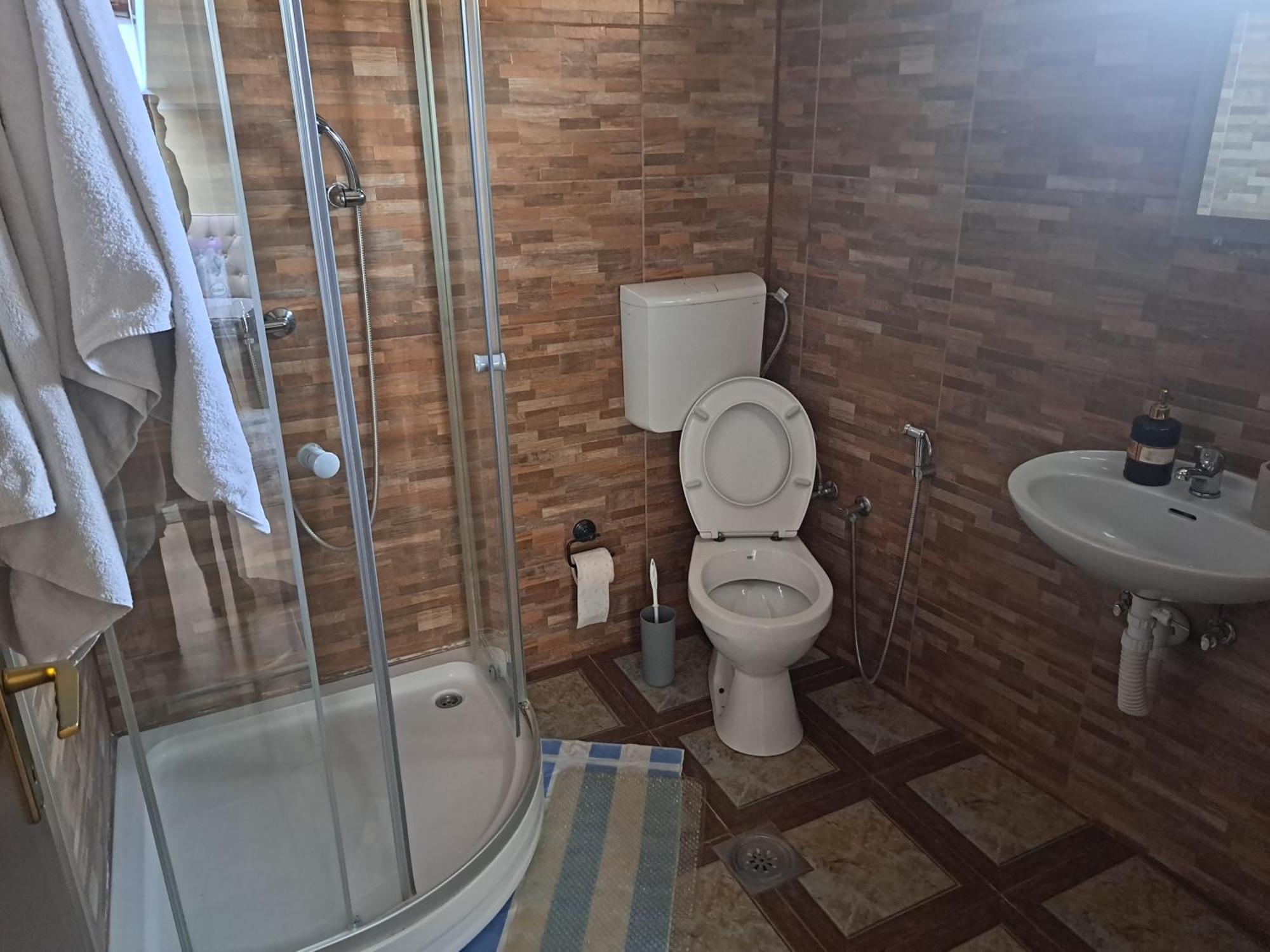 Al-Dino Saraievo Quarto foto